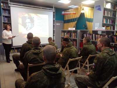 Тематический час «Мастер на все роли»